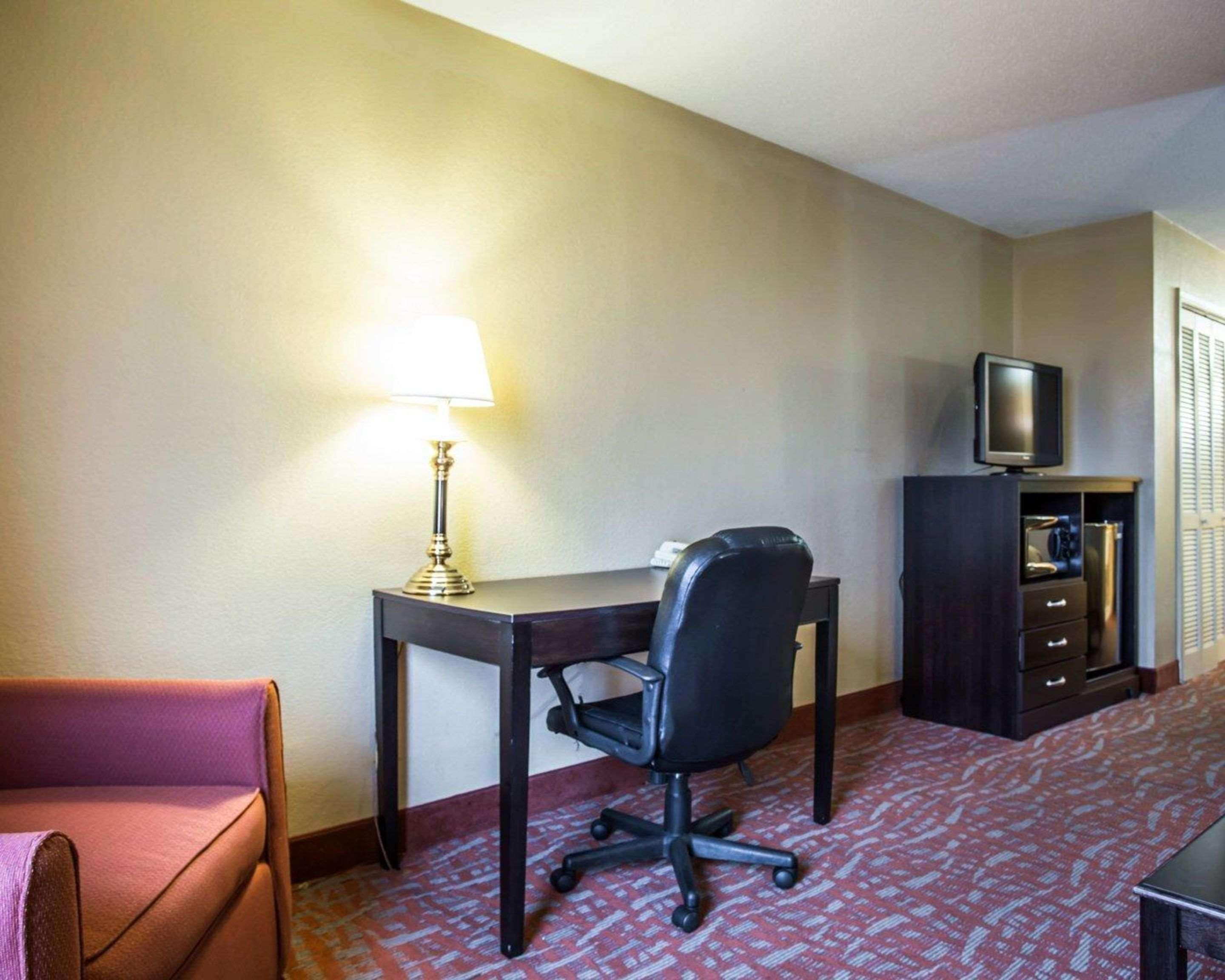 Quality Inn & Suites Monroe Exterior foto
